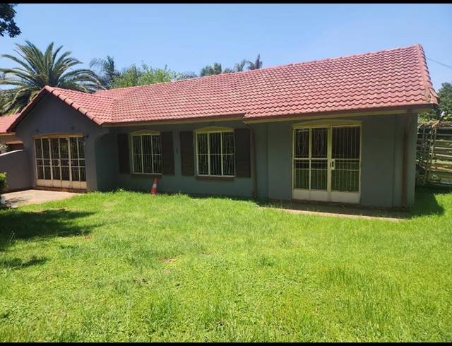 3 BEDROOM HOUSE FOR SALE IN KEMPTON PARK AH